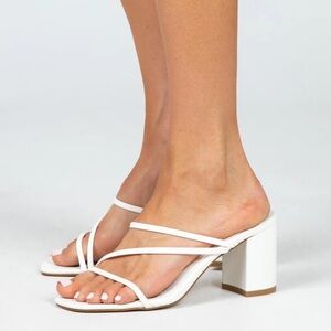 Billini Women's White Strappy Sandals